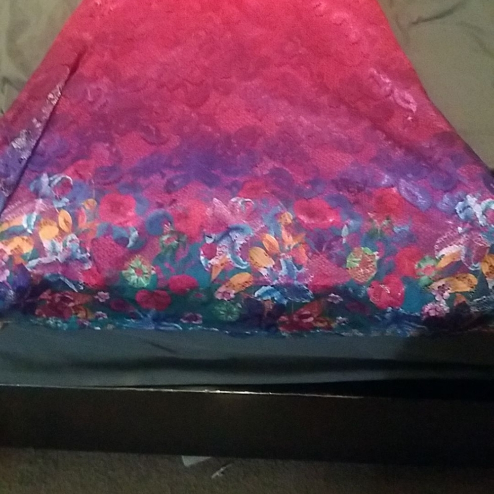Dress - Picture 2 of 4